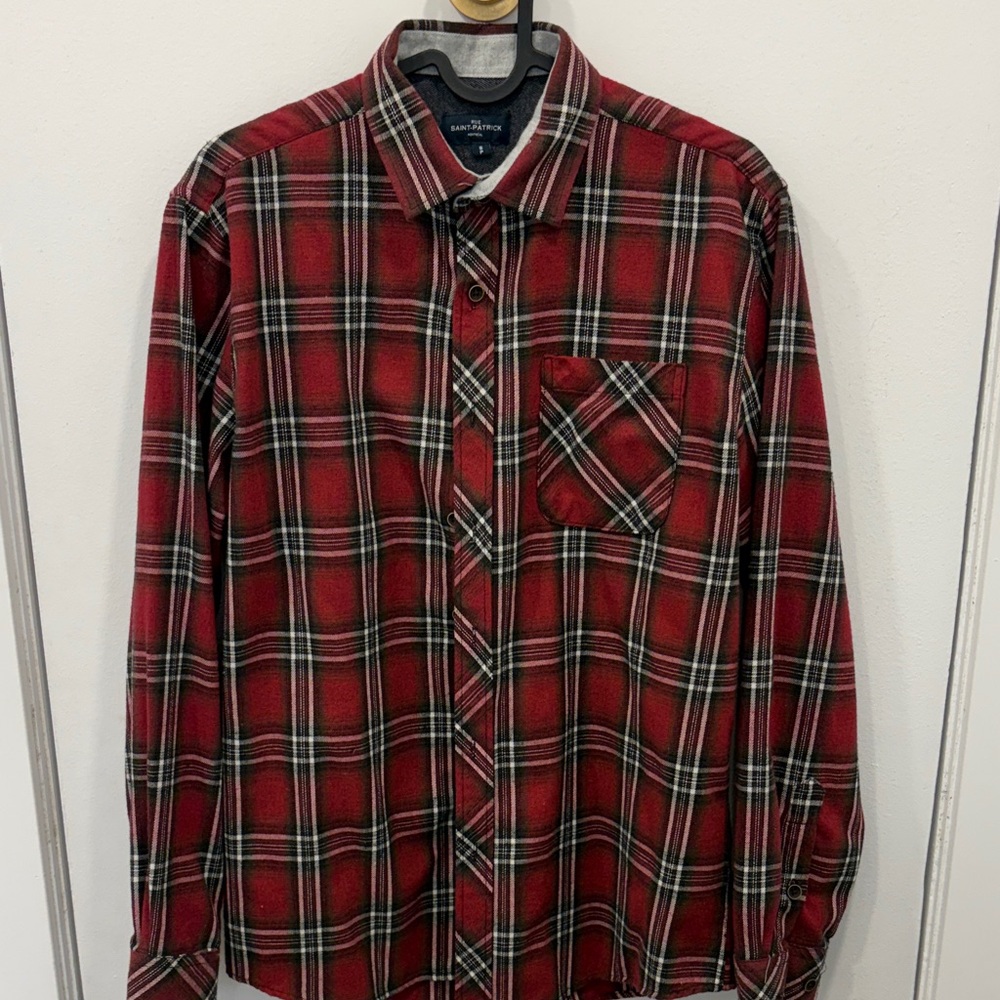 Red Plaid Button-Down Shirt with Chest Pocket - Casual Men's Style